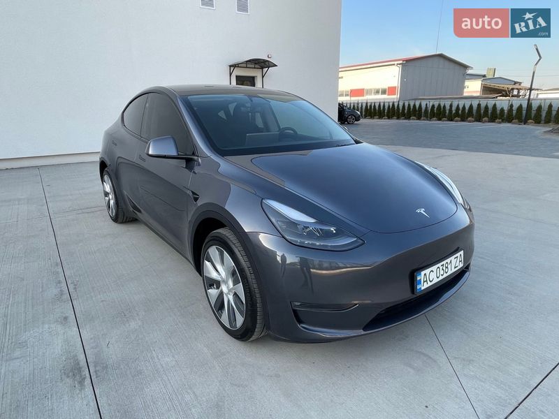 Tesla Model Y 2023