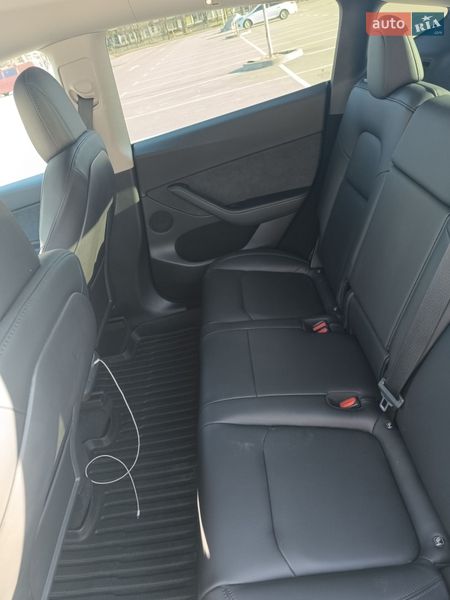 Внедорожник / Кроссовер Tesla Model Y 2022 в Киеве