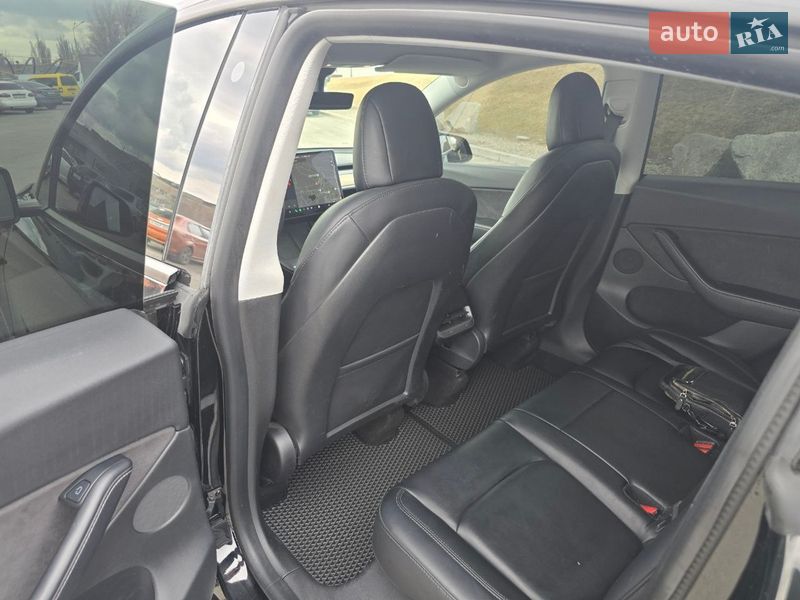 Позашляховик / Кросовер Tesla Model Y 2021 в Дніпрі