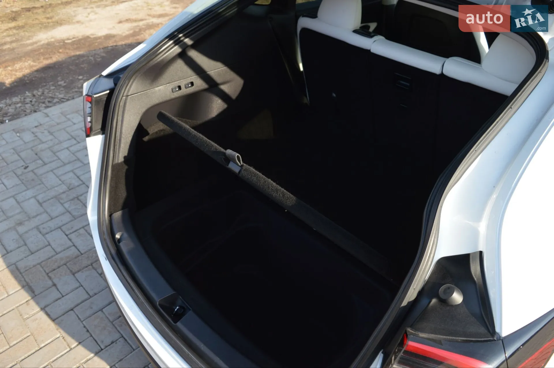 2020 Tesla Model Y - мініатюра 30