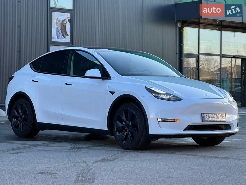 Внедорожник / Кроссовер Tesla Model Y 2024 в Киеве