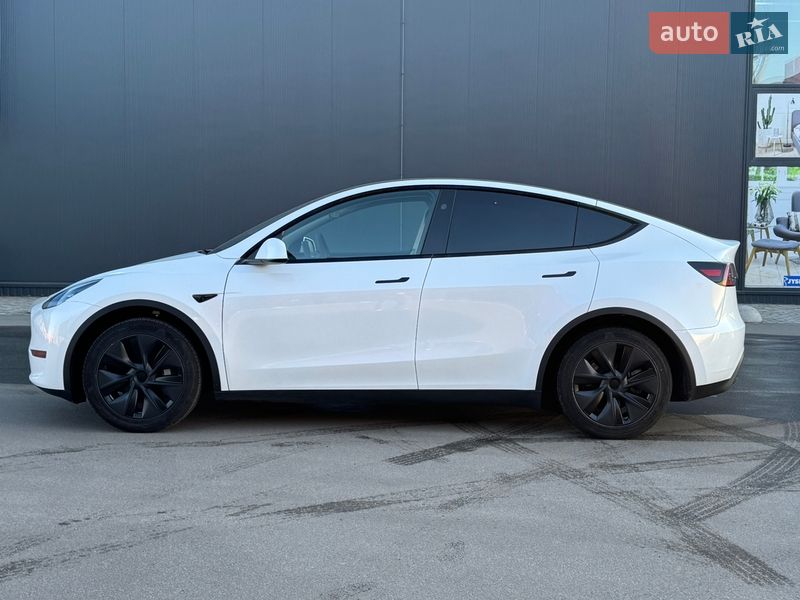 Внедорожник / Кроссовер Tesla Model Y 2024 в Киеве