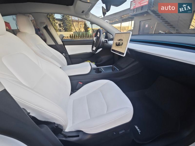Внедорожник / Кроссовер Tesla Model Y 2022 в Ровно