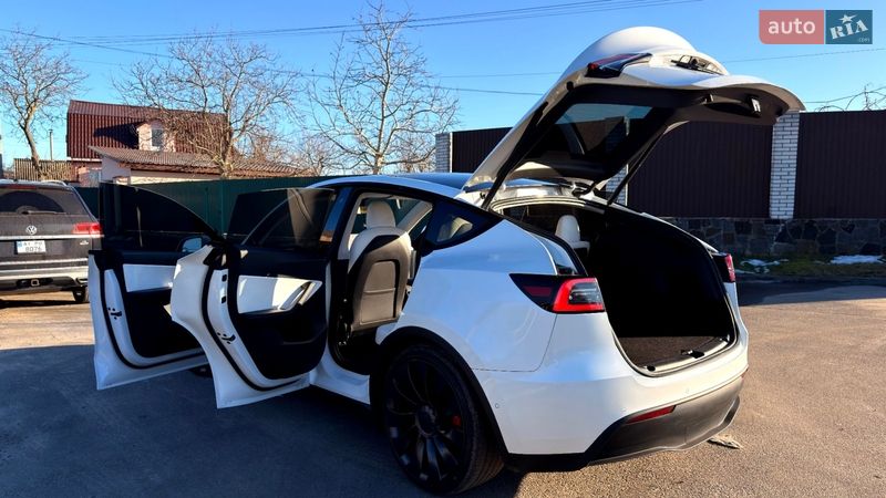 Позашляховик / Кросовер Tesla Model Y 2020 в Києві фото 13 Позашляховик / Кросовер Tesla Model Y 2020 в Києві
