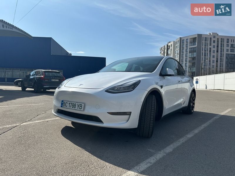 Позашляховик / Кросовер Tesla Model Y 2021 в Львові