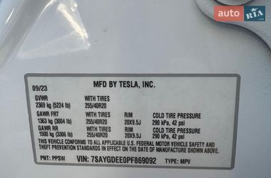 Внедорожник / Кроссовер Tesla Model Y 2023 в Киеве