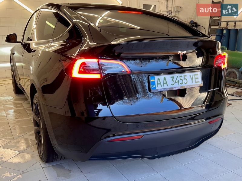 Позашляховик / Кросовер Tesla Model Y 2023 в Києві