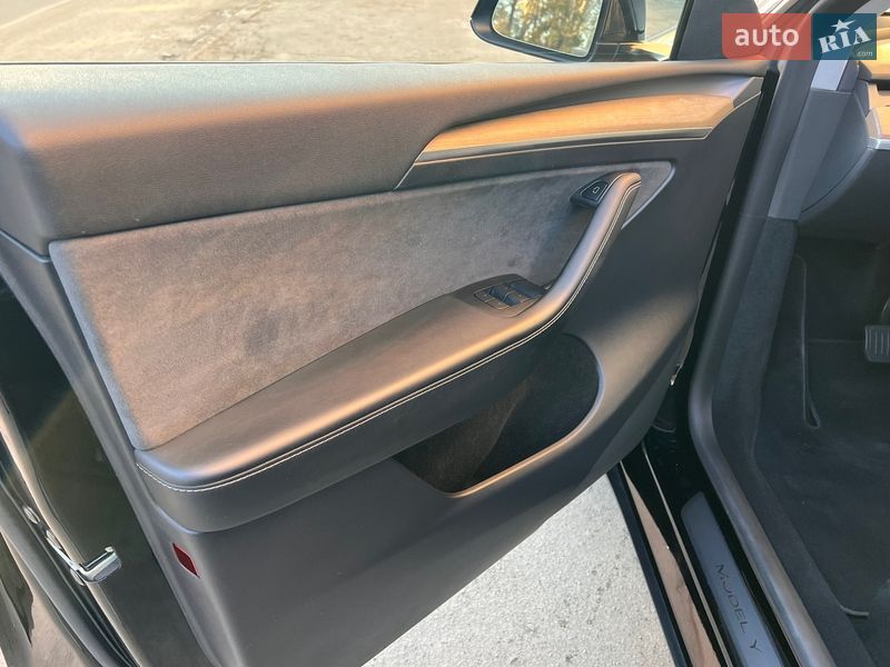 Позашляховик / Кросовер Tesla Model Y 2023 в Києві