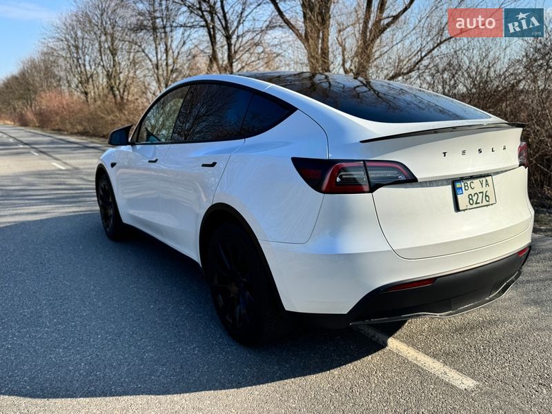Внедорожник / Кроссовер Tesla Model Y 2023 в Львове