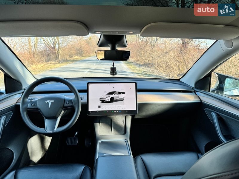Внедорожник / Кроссовер Tesla Model Y 2023 в Львове