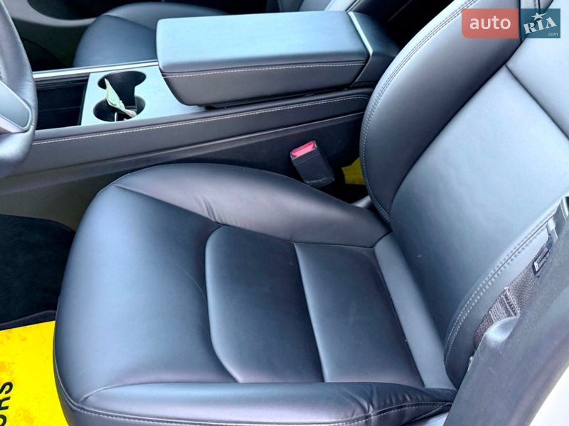 Внедорожник / Кроссовер Tesla Model Y 2023 в Киеве