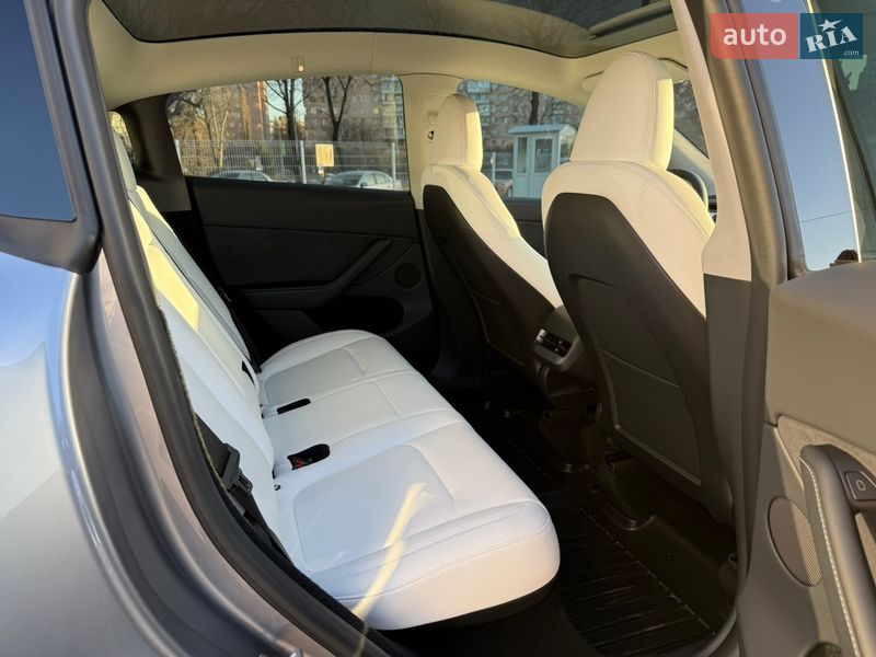 Внедорожник / Кроссовер Tesla Model Y 2023 в Харькове
