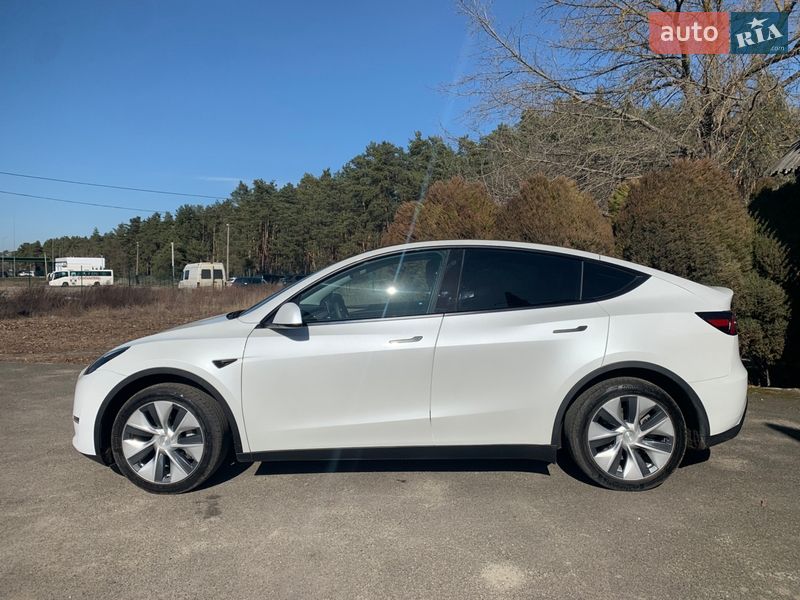 Позашляховик / Кросовер Tesla Model Y 2023 в Києві фото 4 Позашляховик / Кросовер Tesla Model Y 2023 в Києві