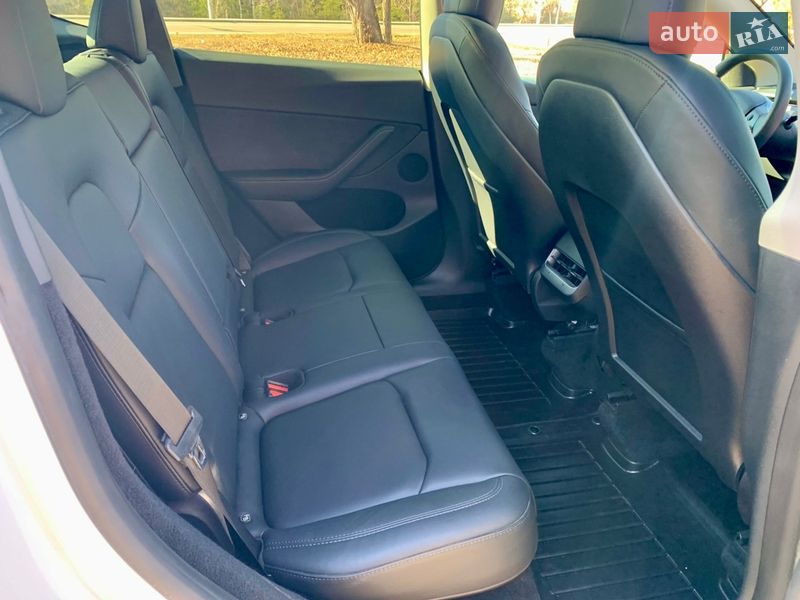 Позашляховик / Кросовер Tesla Model Y 2023 в Києві фото 16 Позашляховик / Кросовер Tesla Model Y 2023 в Києві