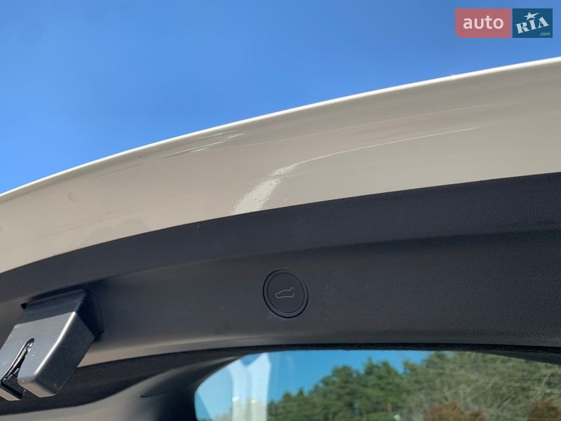 Позашляховик / Кросовер Tesla Model Y 2023 в Києві фото 29 Позашляховик / Кросовер Tesla Model Y 2023 в Києві