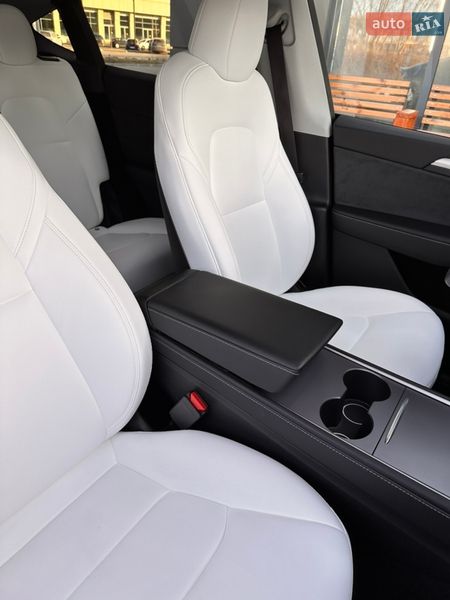 Позашляховик / Кросовер Tesla Model Y 2023 в Дніпрі