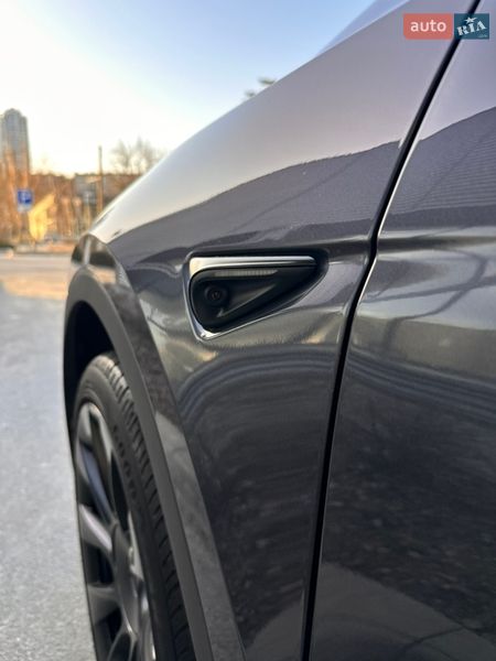 Позашляховик / Кросовер Tesla Model Y 2023 в Дніпрі