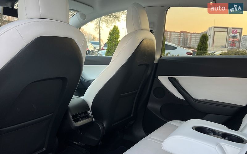 Внедорожник / Кроссовер Tesla Model Y 2020 в Львове