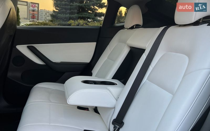 Внедорожник / Кроссовер Tesla Model Y 2020 в Львове