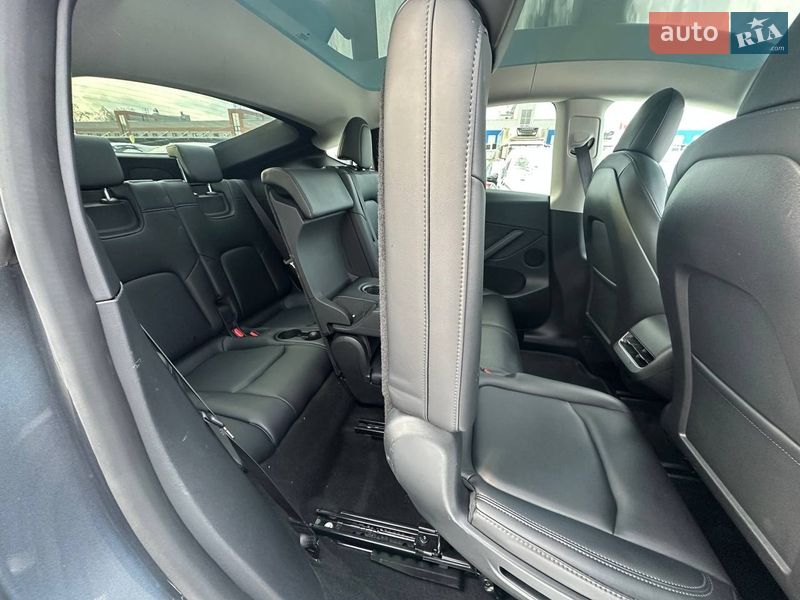 Позашляховик / Кросовер Tesla Model Y 2022 в Києві фото 17 Позашляховик / Кросовер Tesla Model Y 2022 в Києві