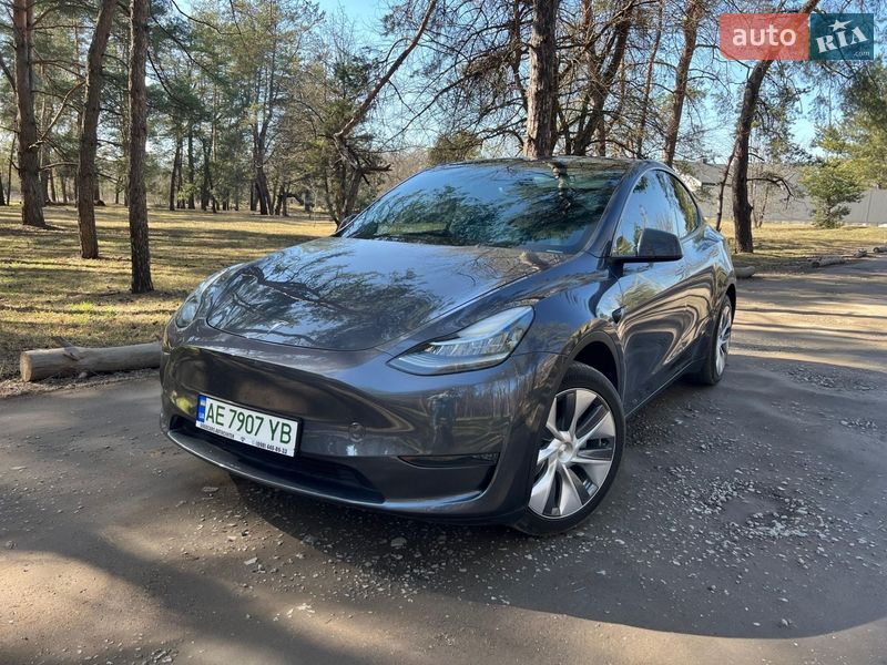 Tesla Model Y 2023