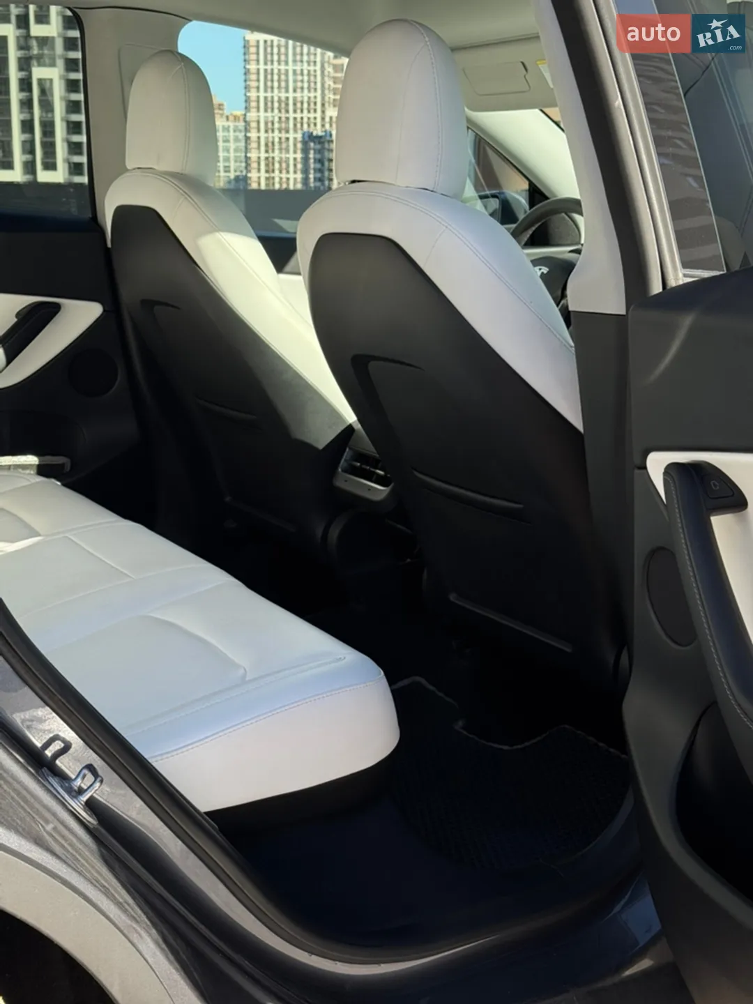 2022 Tesla Model Y - мініатюра 35