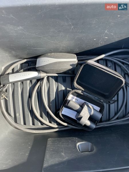 Позашляховик / Кросовер Tesla Model Y 2021 в Львові