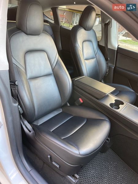 Позашляховик / Кросовер Tesla Model Y 2021 в Львові