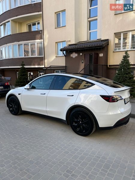Позашляховик / Кросовер Tesla Model Y 2021 в Львові