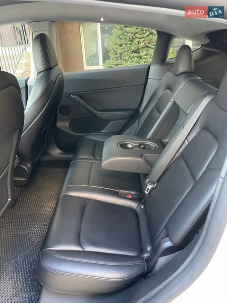 Позашляховик / Кросовер Tesla Model Y 2021 в Львові