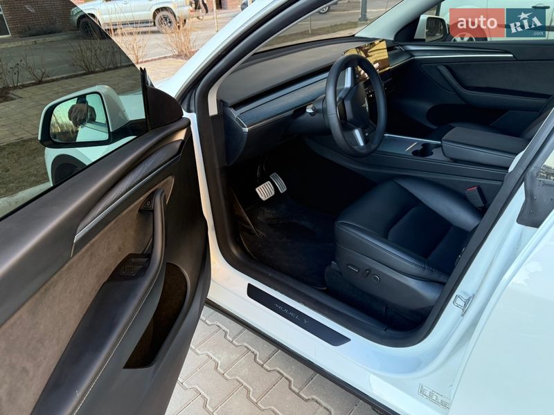 Позашляховик / Кросовер Tesla Model Y 2024 в Києві фото 9 Позашляховик / Кросовер Tesla Model Y 2024 в Києві