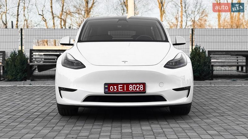 Внедорожник / Кроссовер Tesla Model Y 2023 в Ровно