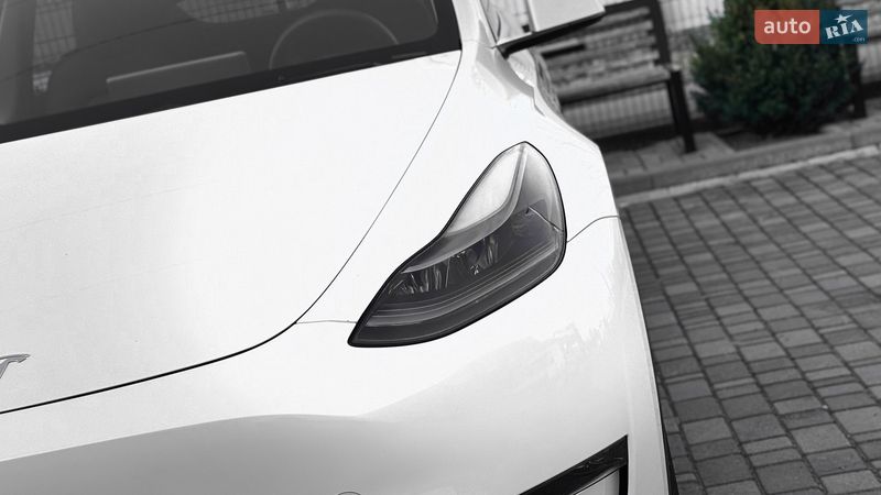 Внедорожник / Кроссовер Tesla Model Y 2023 в Ровно