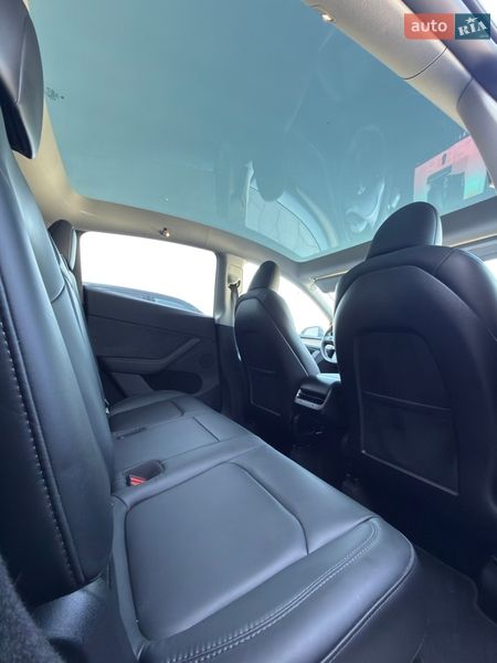 Внедорожник / Кроссовер Tesla Model Y 2024 в Черновцах