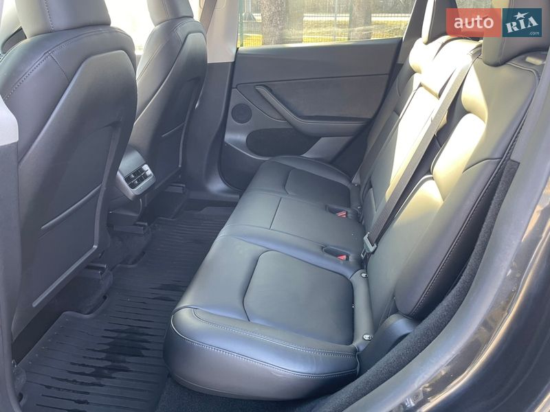 Внедорожник / Кроссовер Tesla Model Y 2024 в Стрые