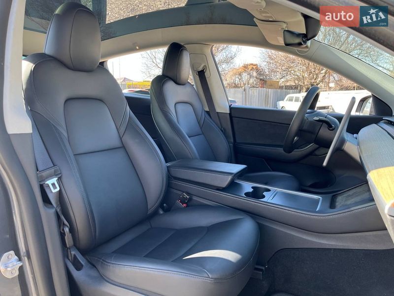 Внедорожник / Кроссовер Tesla Model Y 2022 в Киеве