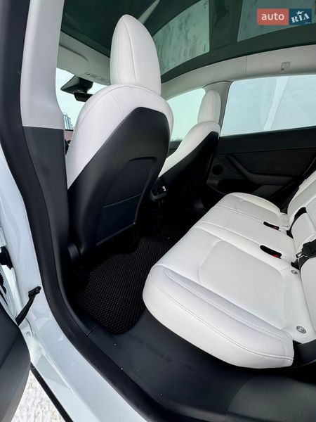 Внедорожник / Кроссовер Tesla Model Y 2022 в Киеве