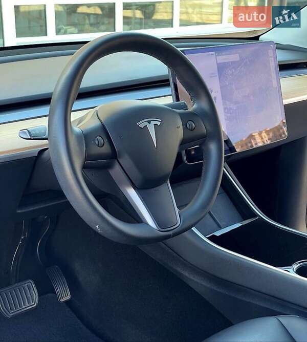 Внедорожник / Кроссовер Tesla Model Y 2020 в Киеве