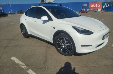 Позашляховик / Кросовер Tesla Model Y 2023 в Дніпрі