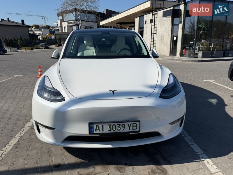 Внедорожник / Кроссовер Tesla Model Y 2024 в Ужгороде