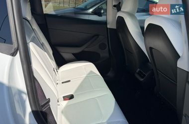 Внедорожник / Кроссовер Tesla Model Y 2024 в Ужгороде
