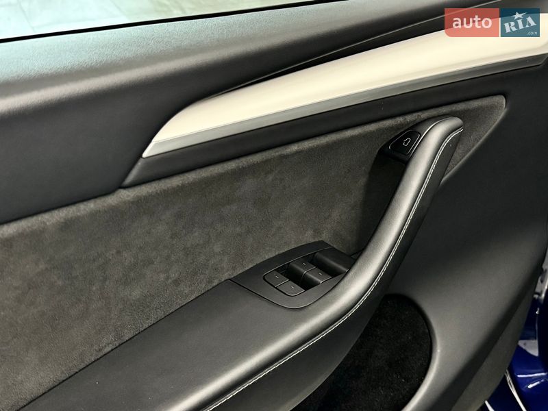 Позашляховик / Кросовер Tesla Model Y 2023 в Миколаєві