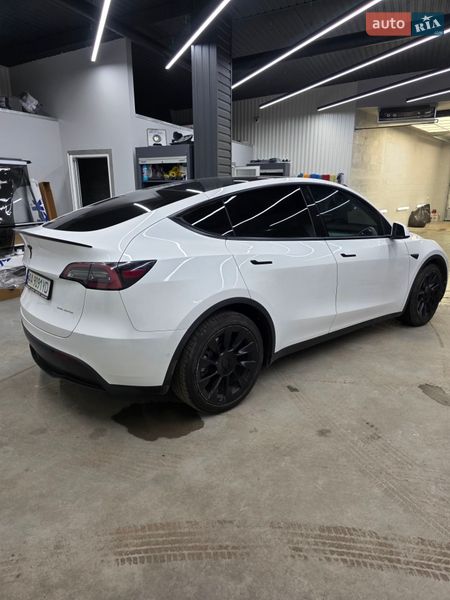 Внедорожник / Кроссовер Tesla Model Y 2021 в Киеве