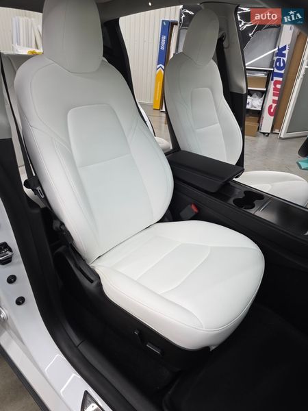 Внедорожник / Кроссовер Tesla Model Y 2021 в Киеве