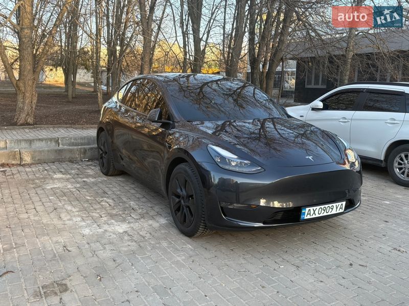 Внедорожник / Кроссовер Tesla Model Y 2024 в Харькове