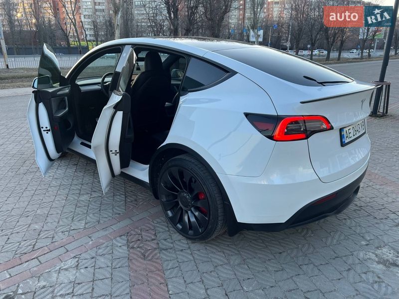 Внедорожник / Кроссовер Tesla Model Y 2023 в Днепре