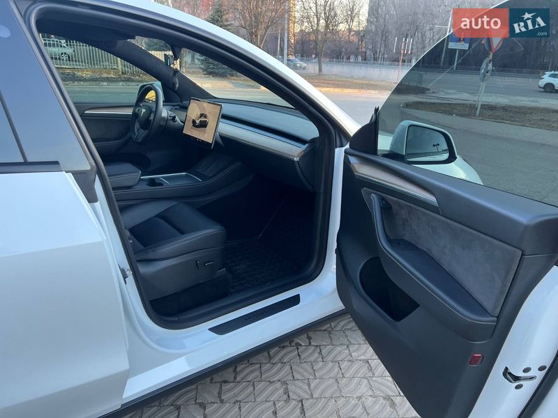 Внедорожник / Кроссовер Tesla Model Y 2023 в Днепре