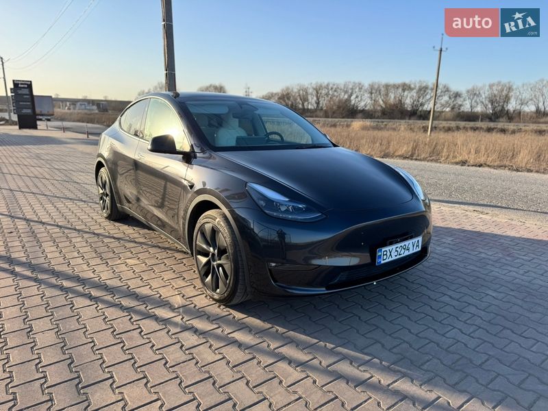 Внедорожник / Кроссовер Tesla Model Y 2024 в Ровно