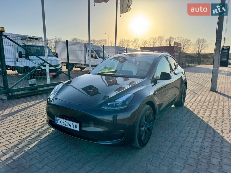 Внедорожник / Кроссовер Tesla Model Y 2024 в Ровно