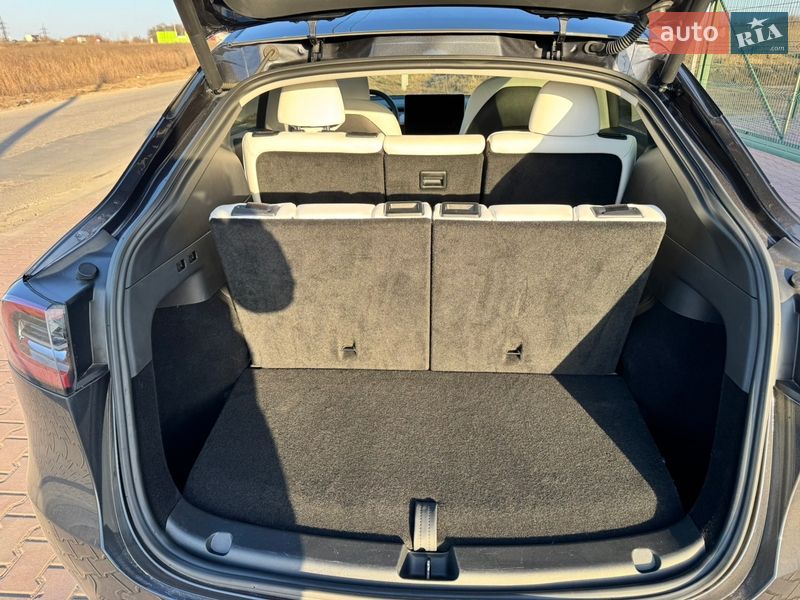 Внедорожник / Кроссовер Tesla Model Y 2024 в Ровно